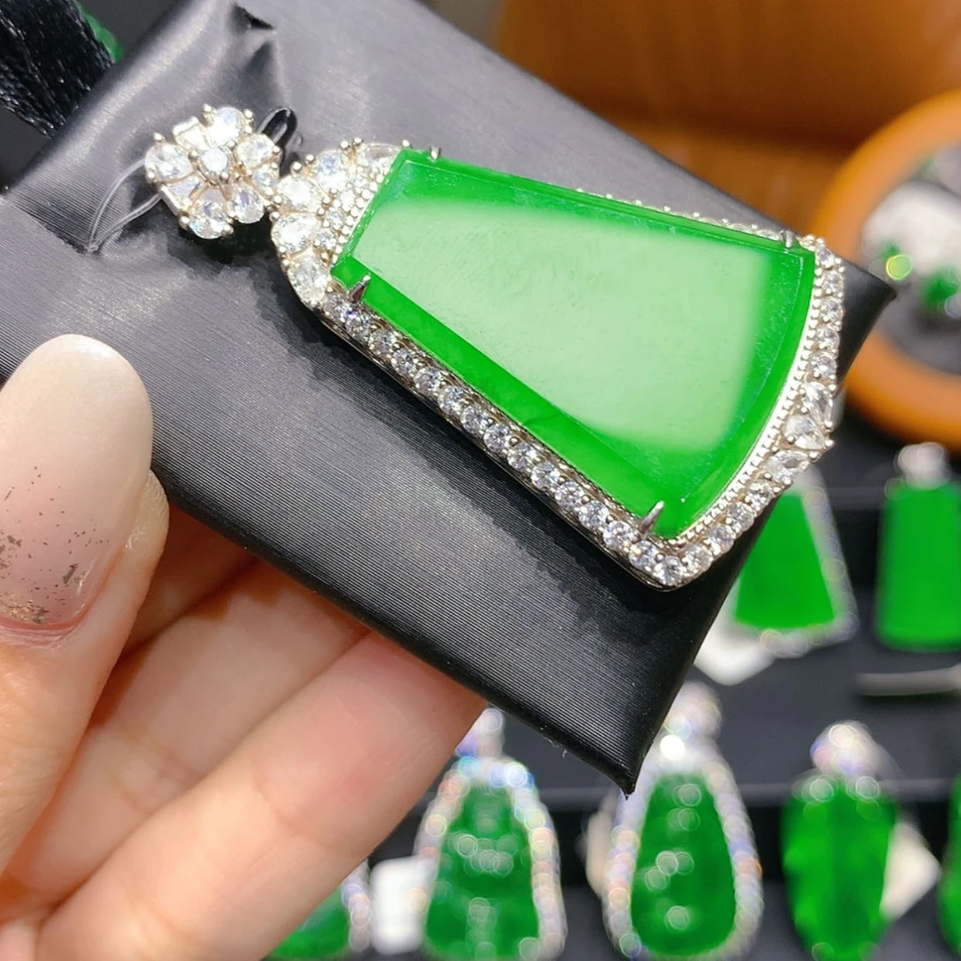 【闪购商品】颈饰银S925镶嵌翡翠6柒姐