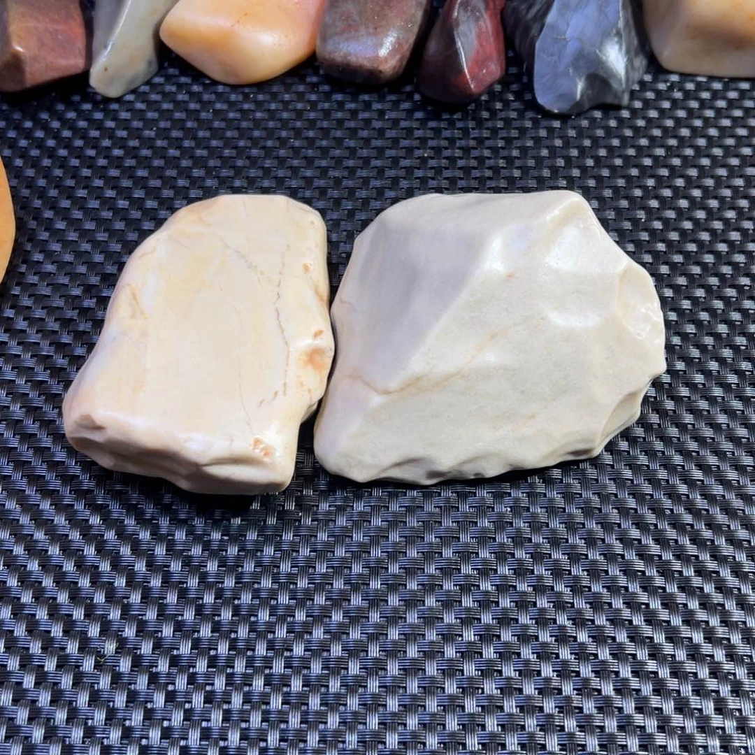 用****蓝静辉品石白泥玉