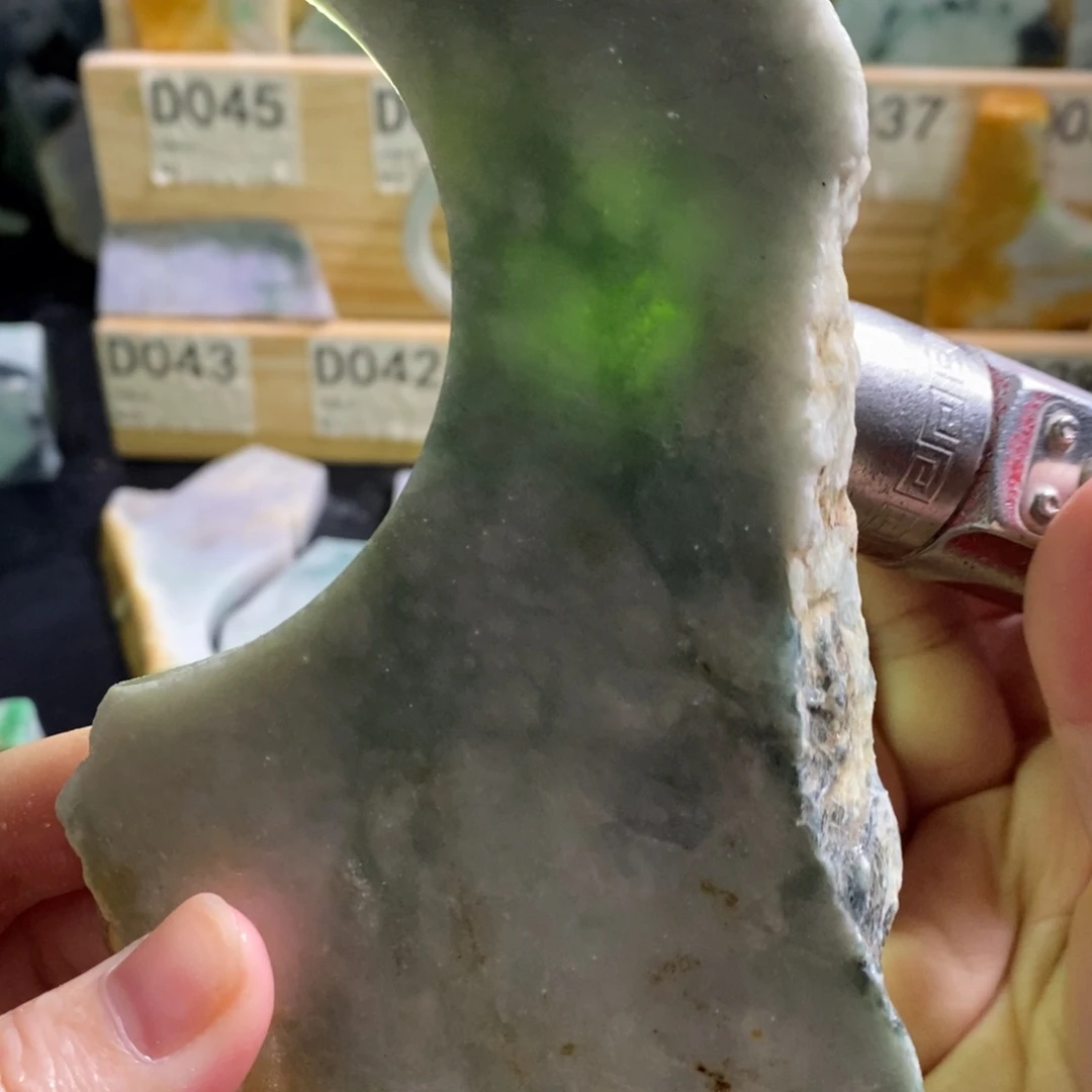 颈饰未镶嵌翡翠天然翡翠