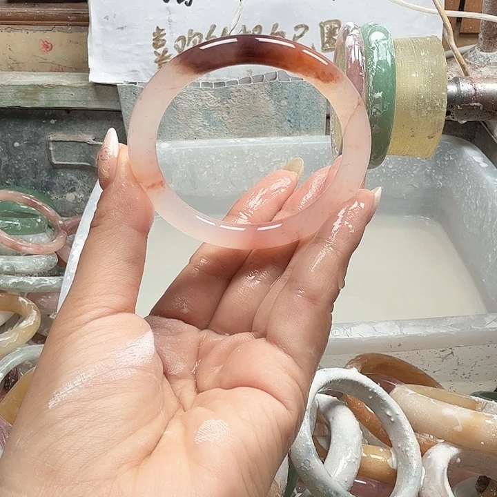 石英质玉未镶嵌手镯