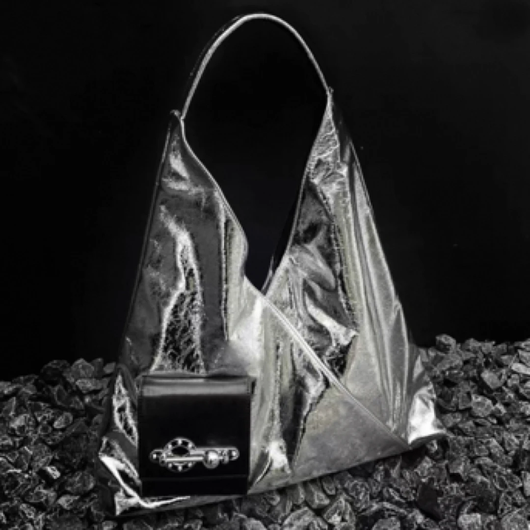 新品上新原创设计款时尚单肩包