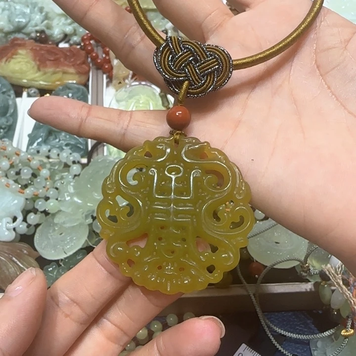 蛇纹石玉未镶嵌吊坠