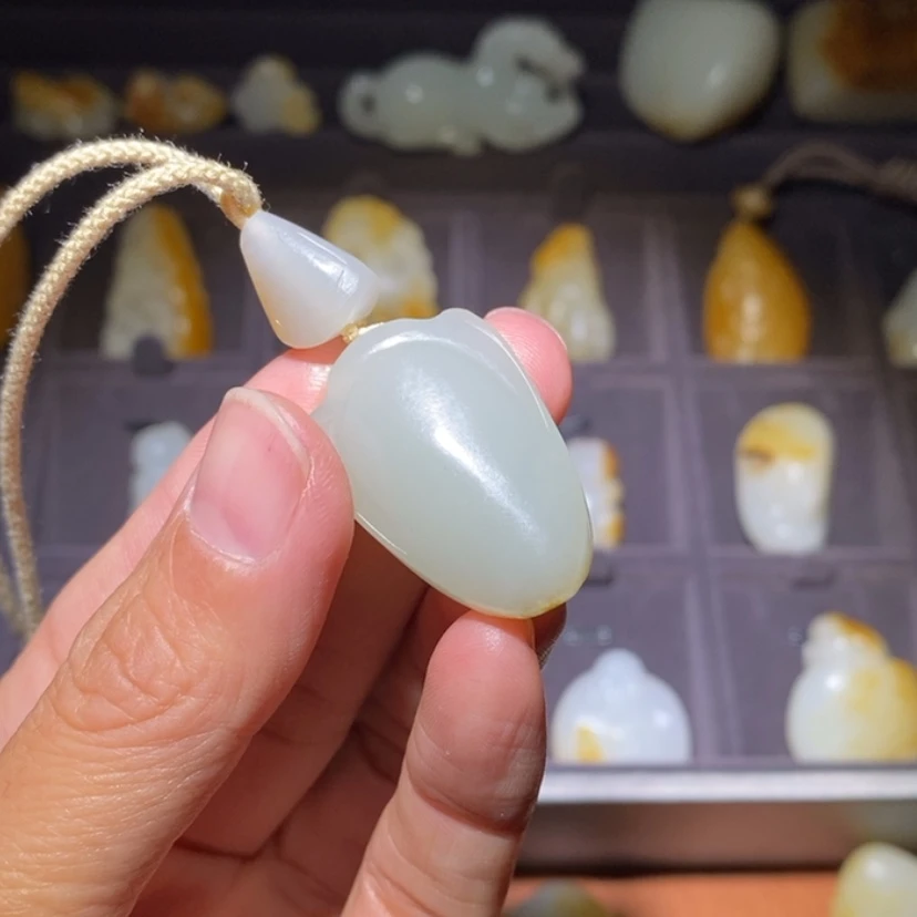 【闪购商品】颈饰未镶嵌和田玉杨***g