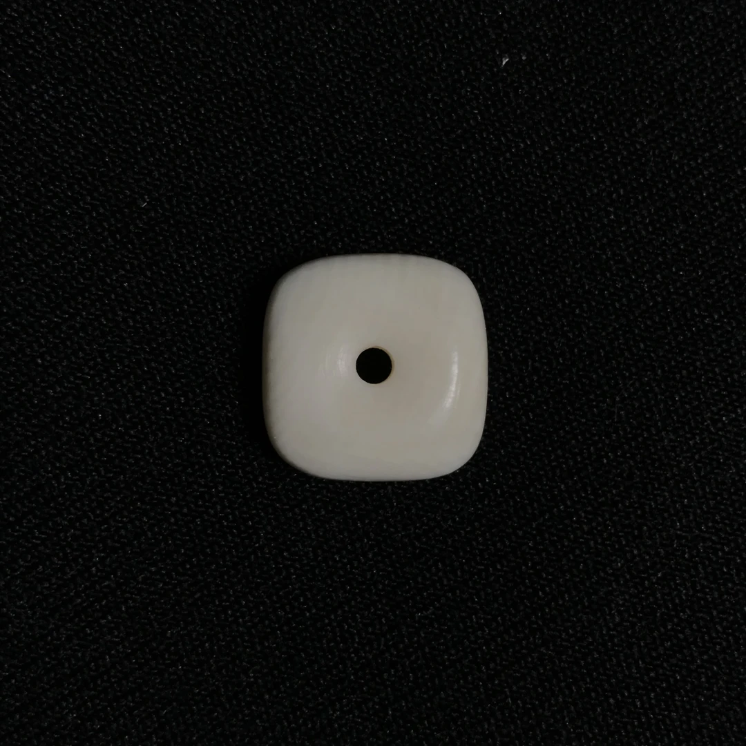 C121612 只做天然猛犸牙 藏扣   约直径12.5*厚度6mm