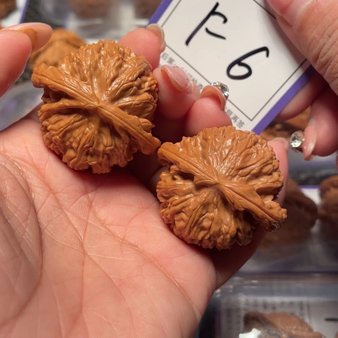 把件文玩核桃6号白狮子40