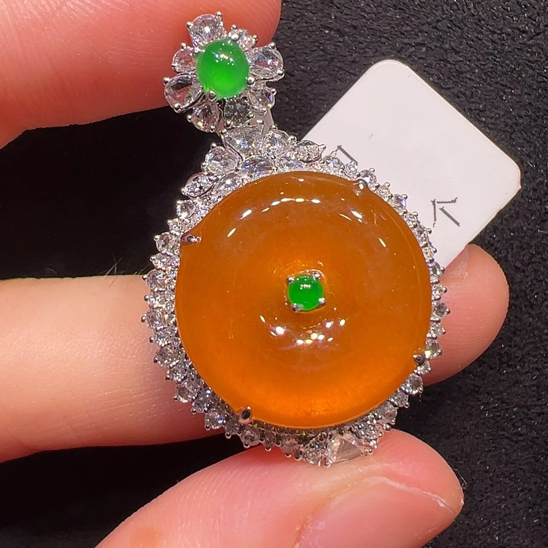 翡翠18K金镶嵌颈饰