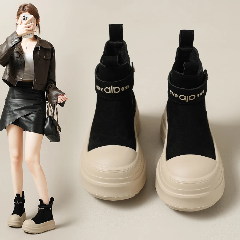2025秋季新款松糕厚底增高时尚套筒短靴子女百搭休闲时装靴马丁靴