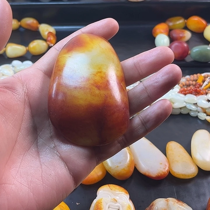 《***》和田玉未镶嵌颈饰