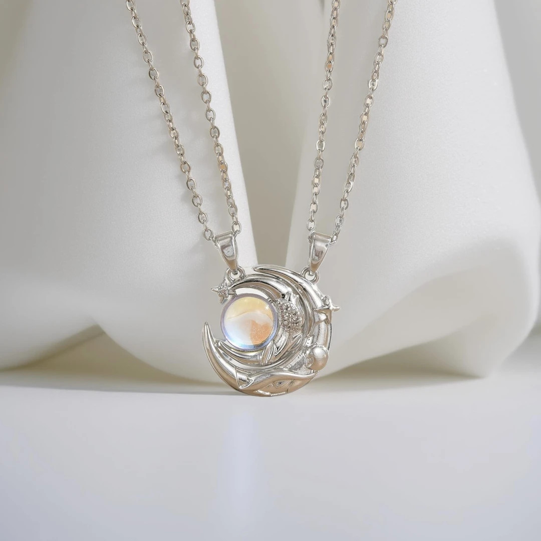 钛钢项链 创意磁吸心形日月拼接情侣项链好朋友情侣闺蜜友谊礼物