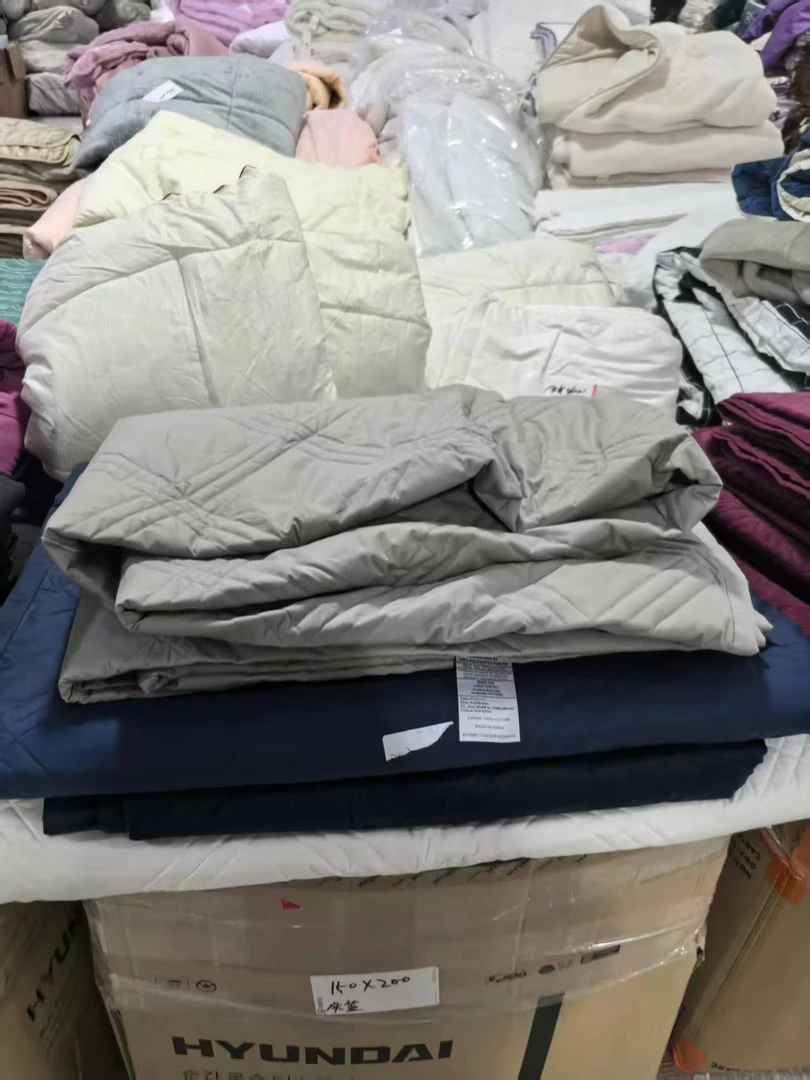 《厚广家》3楼229×244杂款双面高支棉薄款绗缝床盖 发1张