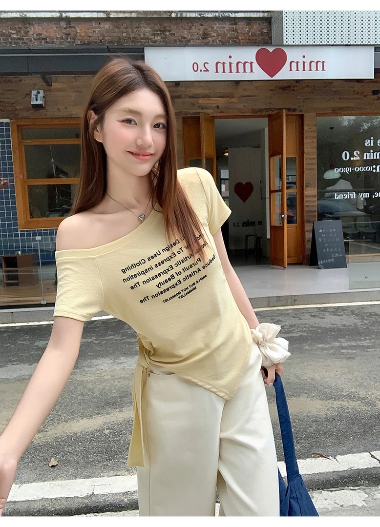 美式斜肩短袖t恤女夏季新款印花设计感辣妹收腰绑带显瘦露肩上衣