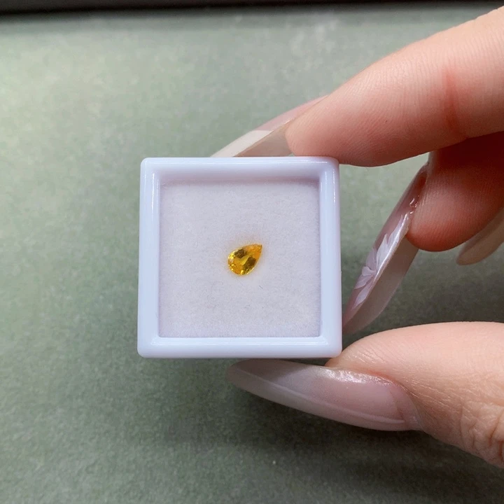 蓝宝石裸石未镶嵌天然金丝雀黄蓝宝石