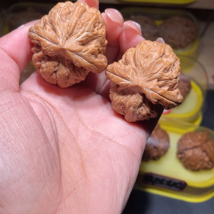 文玩核桃吊坠41红锦鲤