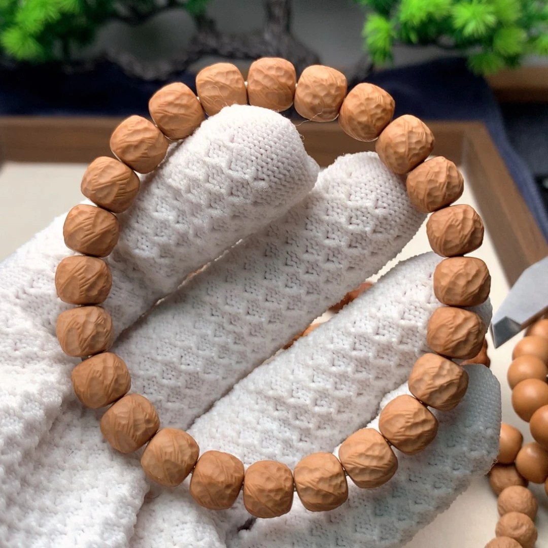 猴头核桃手串笋***?观山9.7