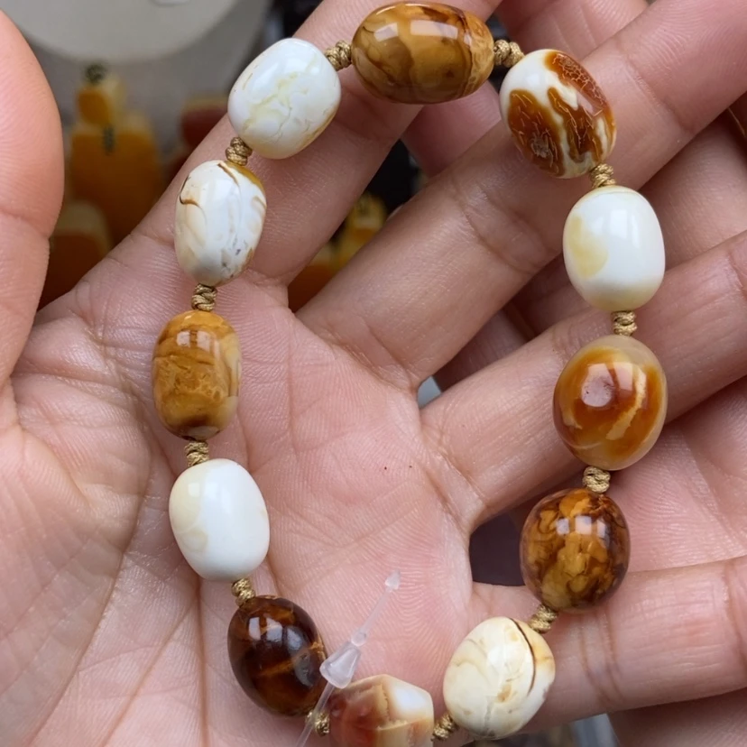 【闪购商品】琥珀颈饰未镶嵌