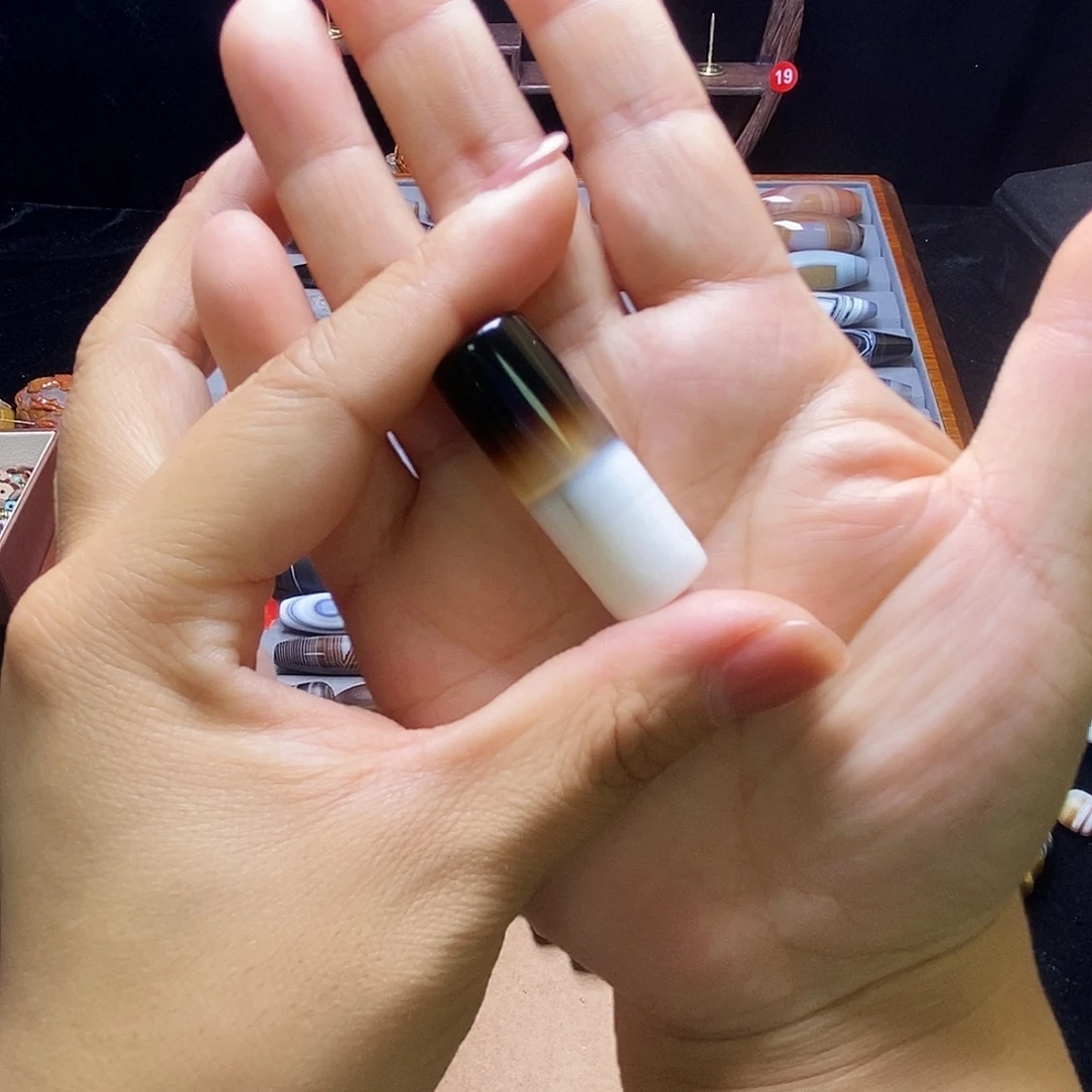 用***3玛瑙/玉髓未镶嵌颈饰