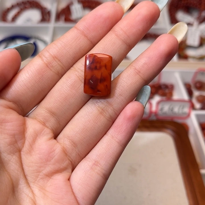 南红玛瑙未镶嵌颈饰满肉柿子红玫红无事牌吊坠