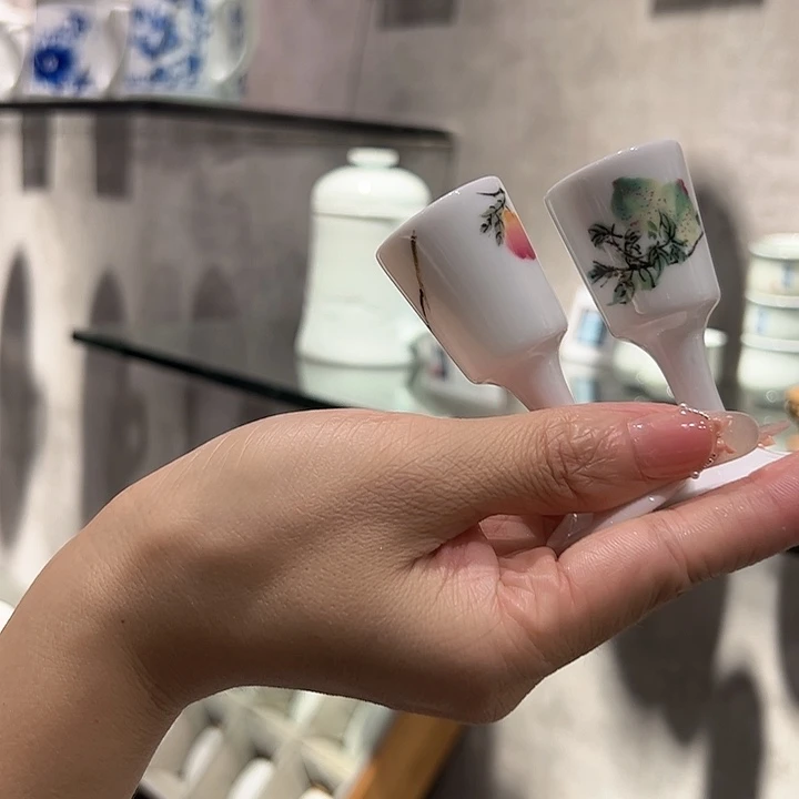 其他景德镇高温瓷器釉上彩桃子小酒杯一对