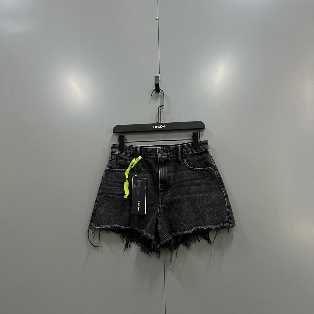 zz6 大王 黑色水洗磨边牛仔短裤 26码/608952