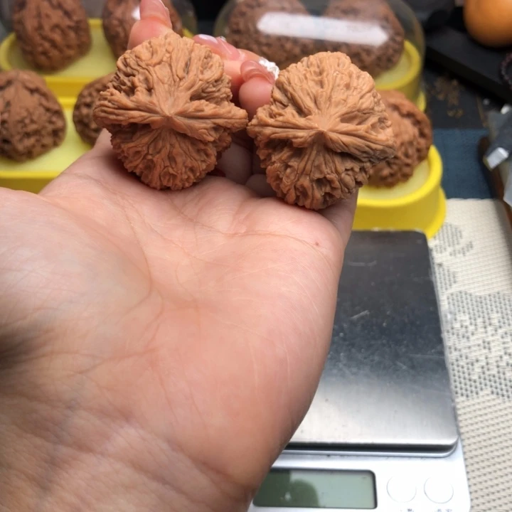 文玩核桃吊坠38尺馒头南江