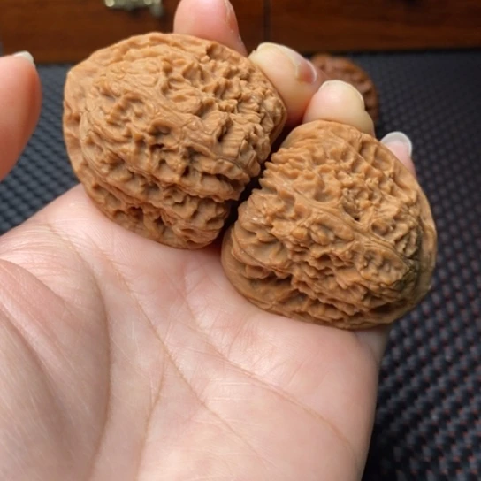 吊坠文玩核桃41全品三角疆