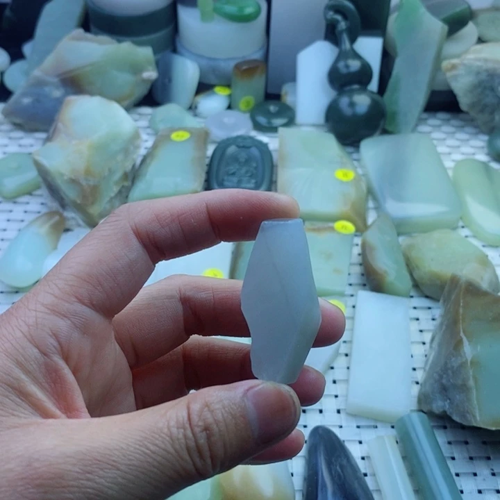 和田玉未镶嵌挂件