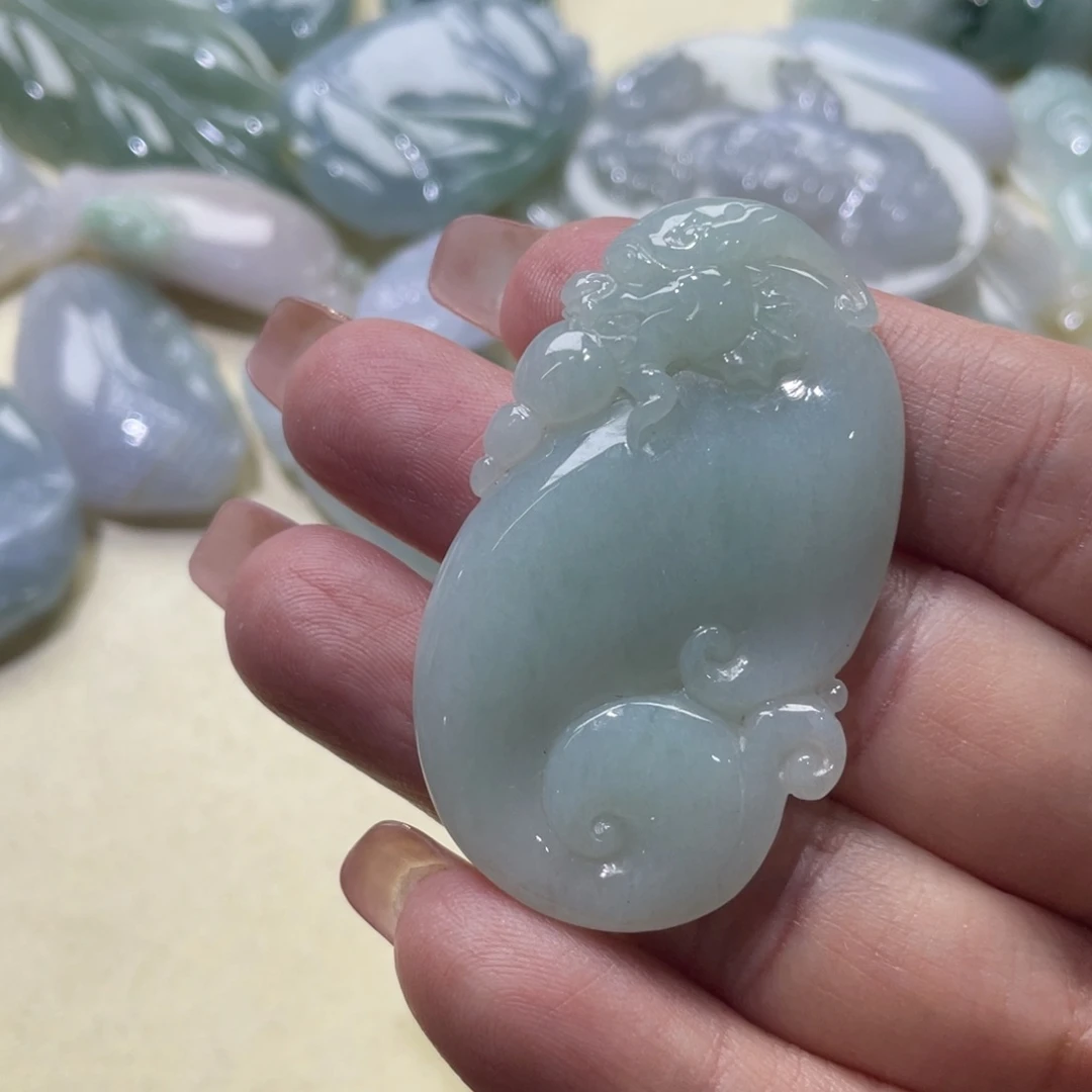 颈饰未镶嵌翡翠龙