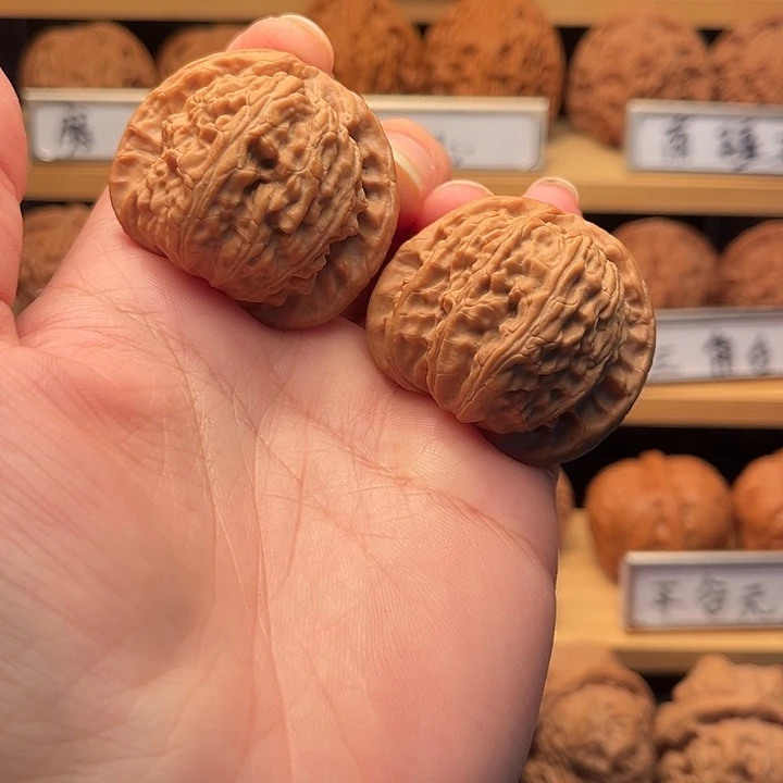 文玩核桃把件40白狮子。