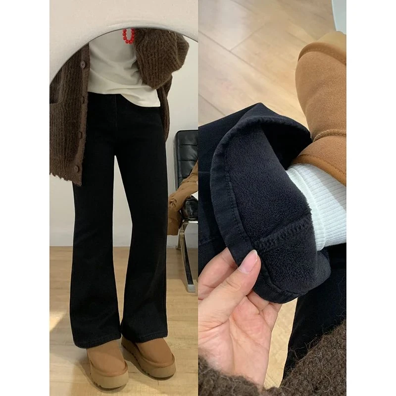 雪千羽黑色微喇牛仔裤女秋冬新款加绒高腰弹力显瘦梨型身材喇叭裤