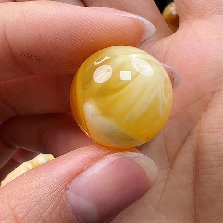蜜蜡未镶嵌珠宝奇石