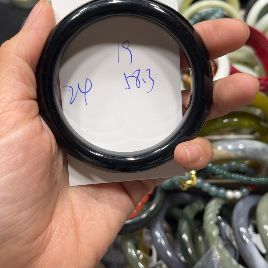 蛇纹石玉手镯未镶嵌蜡***鑫