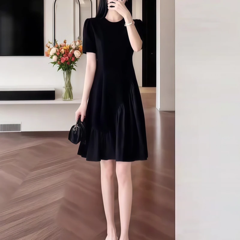 小个子赫本风黑色连衣裙女夏2025新款高级感法式气质显瘦a字裙子