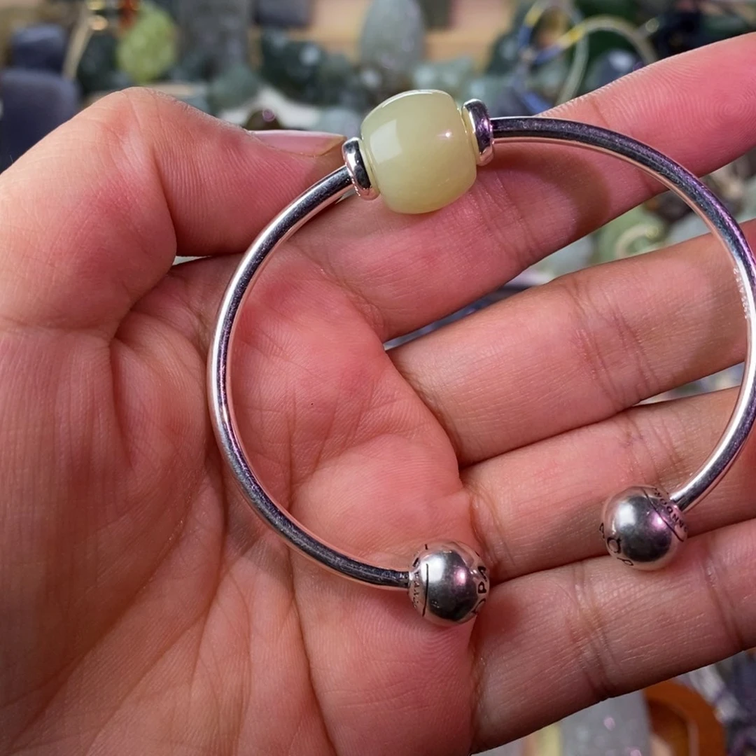 满***。和田玉未镶嵌颈饰