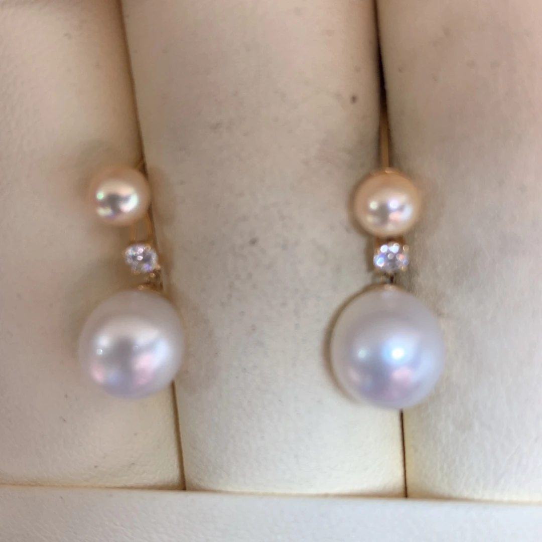 18K金镶嵌海水珍珠耳饰