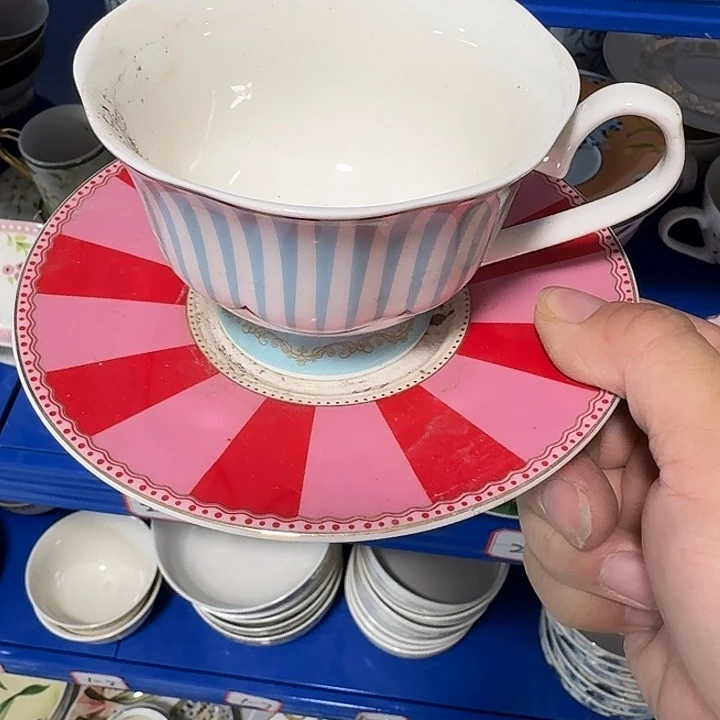 我***酒瓷杯子12.5，碟子4米