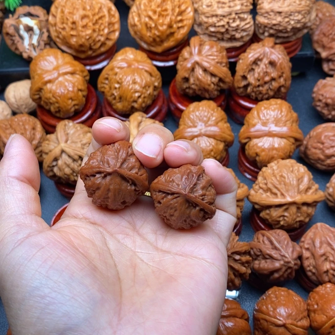 文玩核桃把件三棱