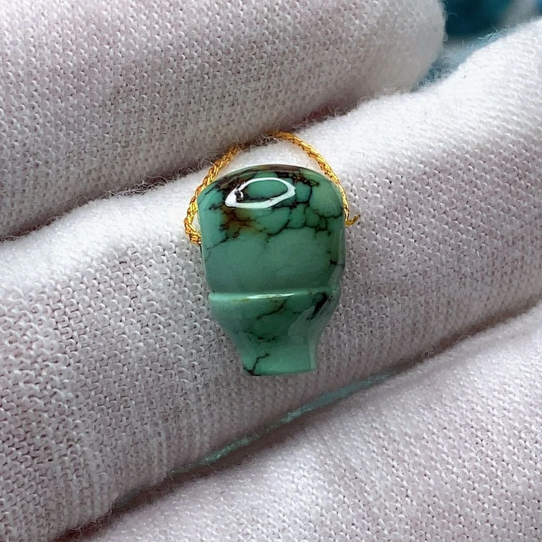 绿松石未镶嵌天然原矿 地大质检8.8mm