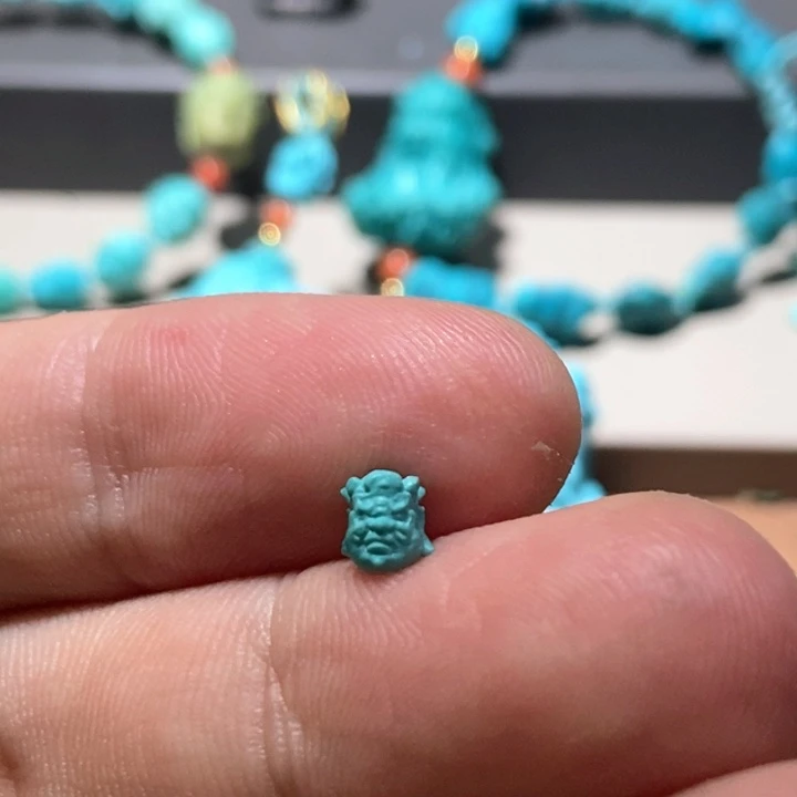 绿松石未镶嵌颈饰