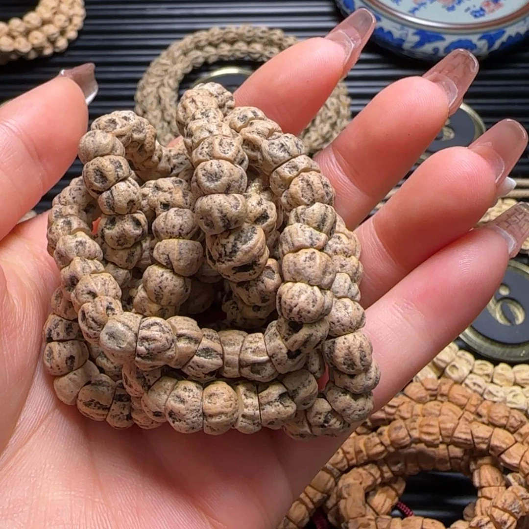 【闪购商品】柏香籽/百香籽吊坠姜***?