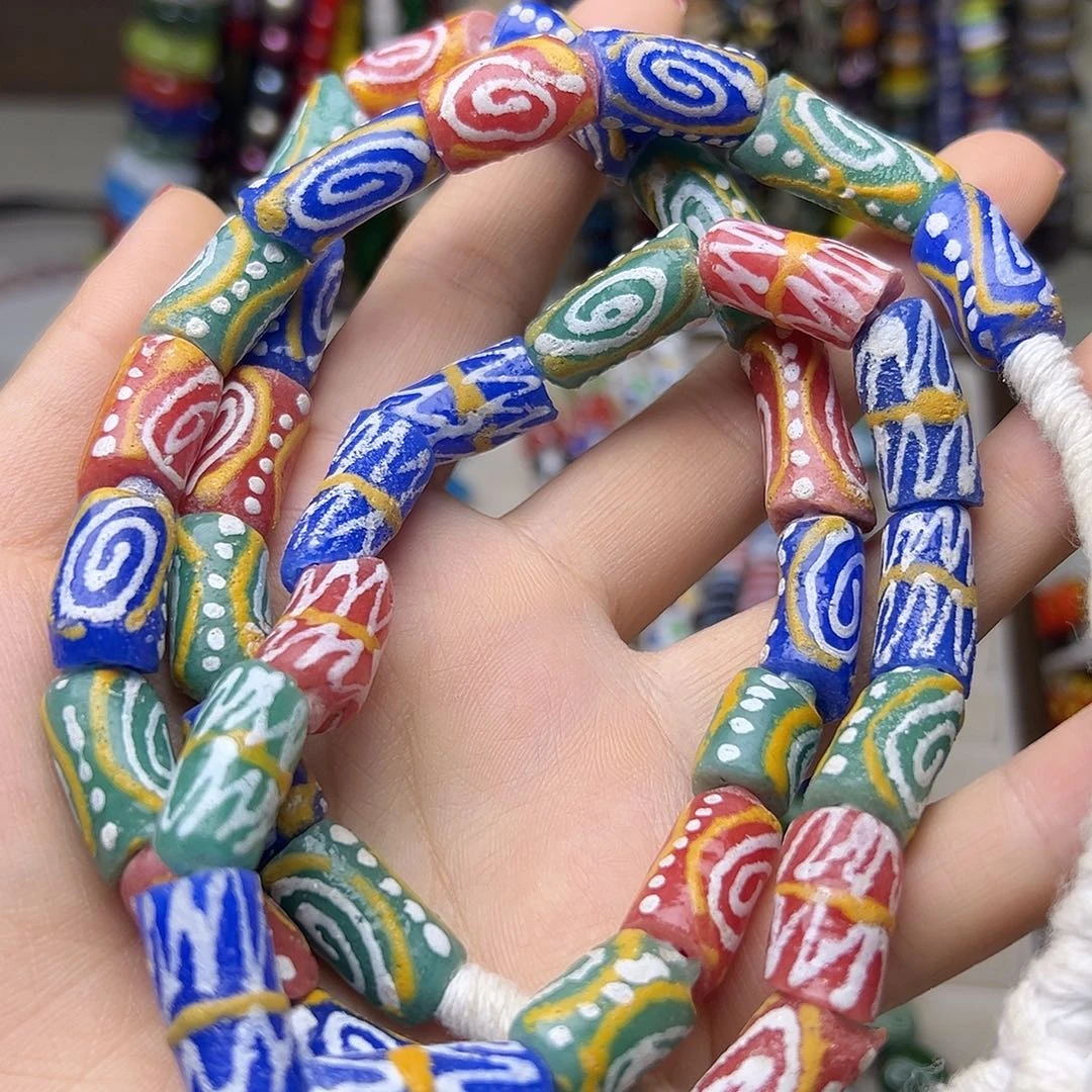 颈饰玻璃非洲管一条