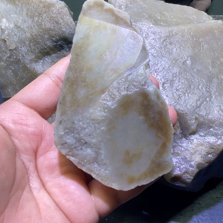 和田玉未镶嵌珠宝半成品