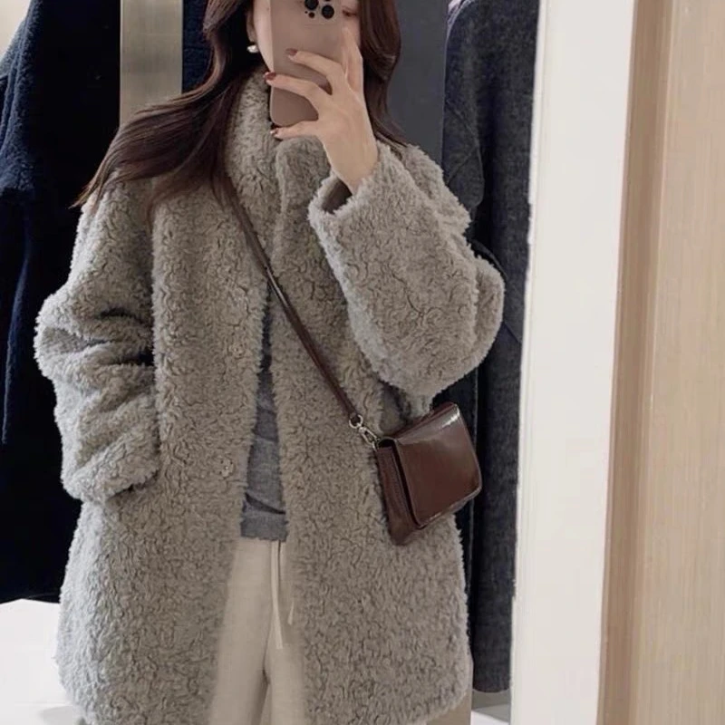 2024冬季新款羊羔毛羊毛一体外套女中长款羊剪绒颗粒大衣02