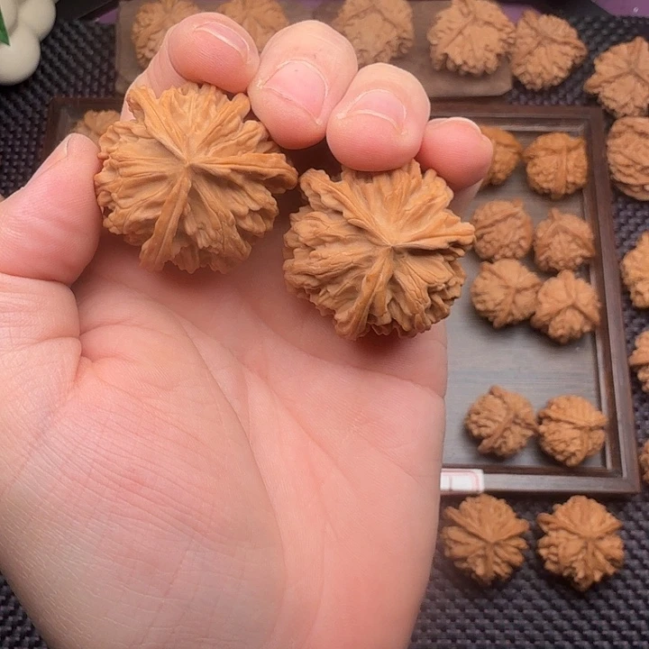 吊坠文玩核桃岐山三棱文玩核桃