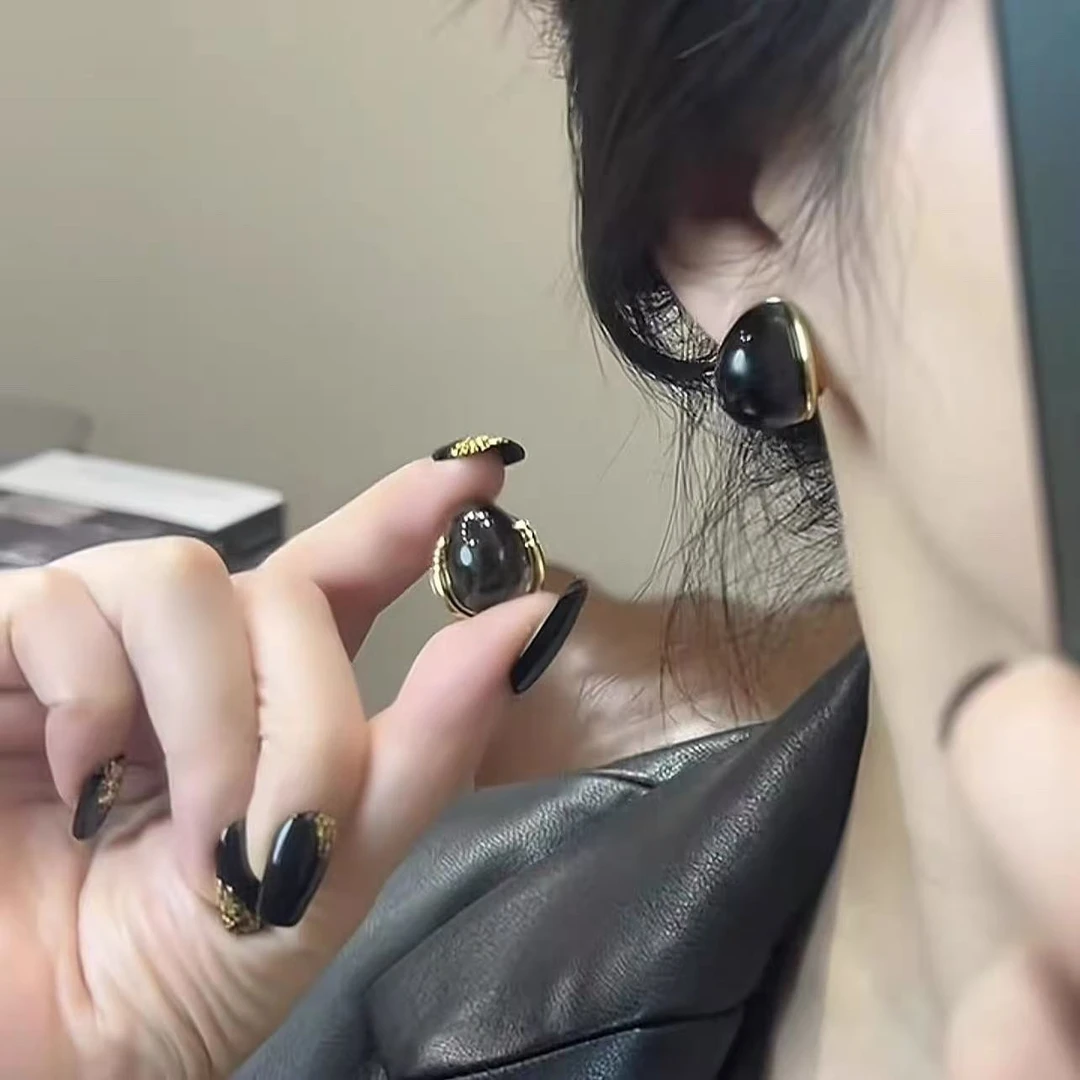 铜合金耳饰 黑色水滴~黑色水滴几何耳钉小众复古港风耳环 W024