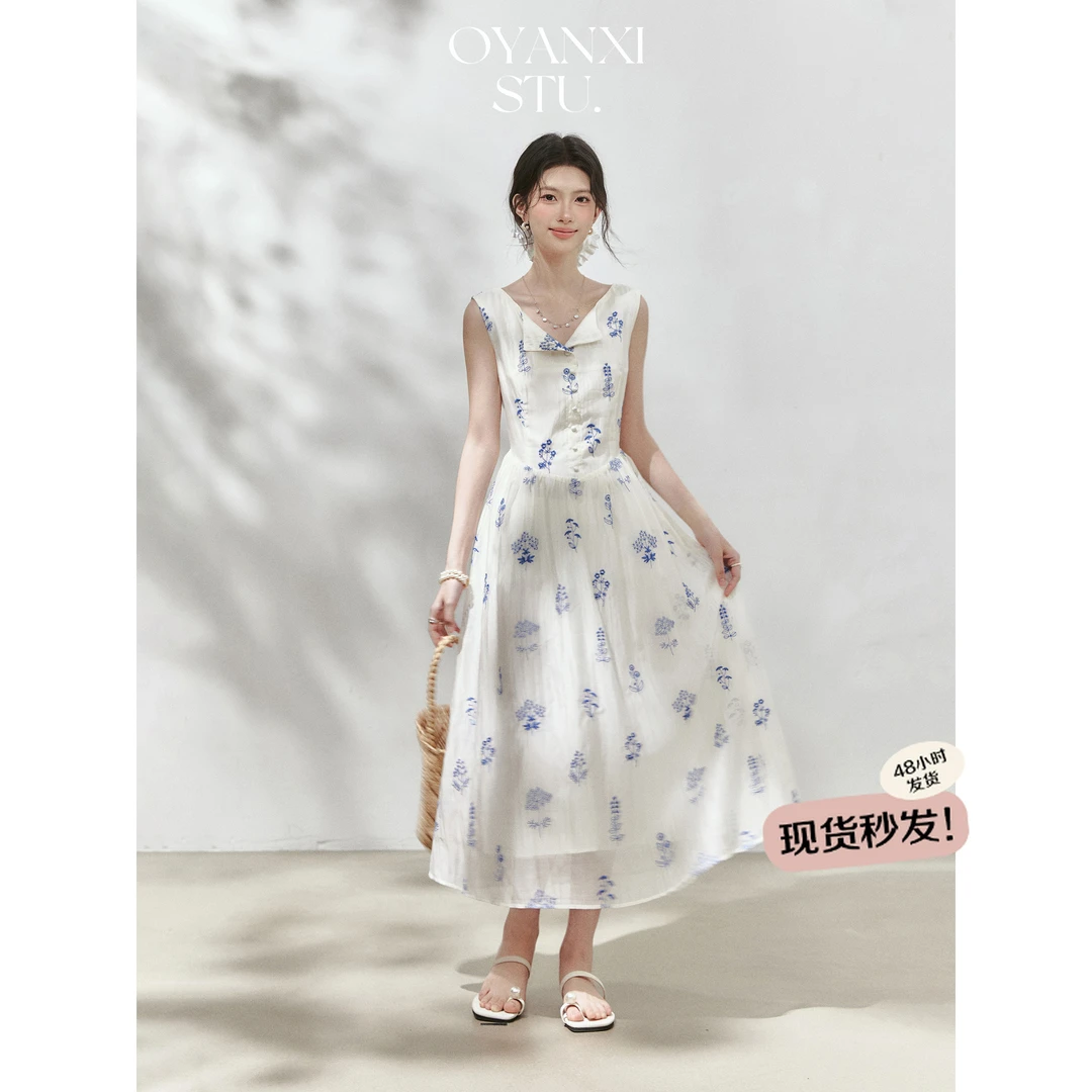 欧阳喜《青花瓷》夏天氛围小裙子白色无袖碎花连衣裙夏女度假风长裙