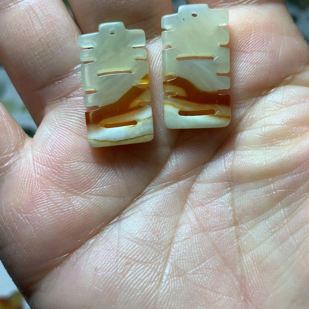 蛇纹石玉未镶嵌耳环