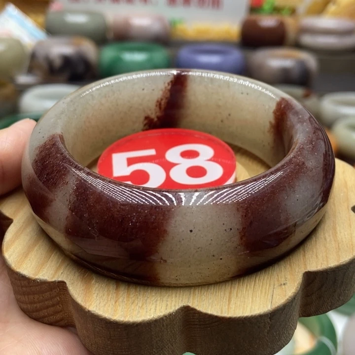 未镶嵌手镯石英质玉