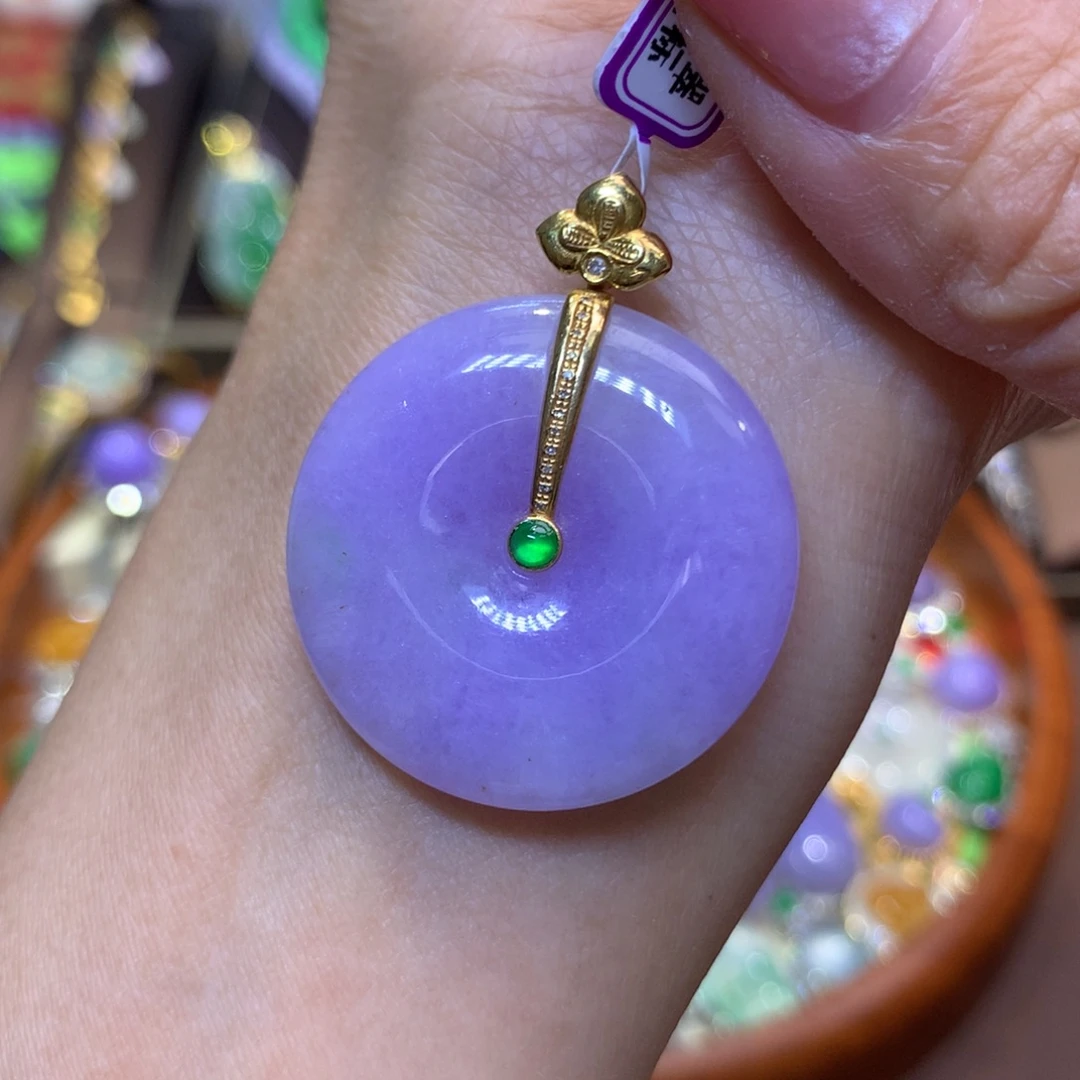 翡翠18K金镶嵌颈饰