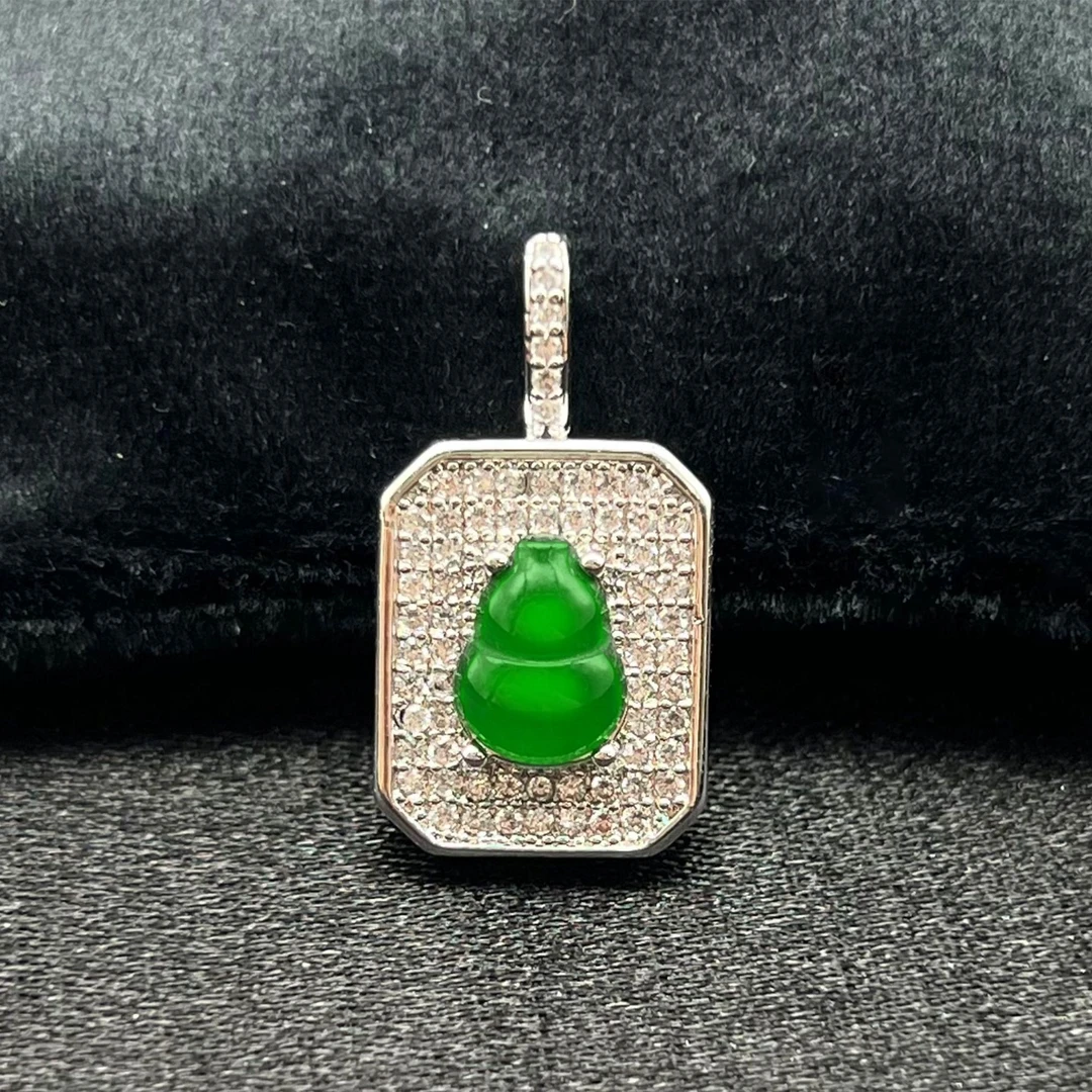 天然翡翠葫芦时尚轻奢镶嵌款吊坠（尺寸:8×6×6mm）～ABSX1009