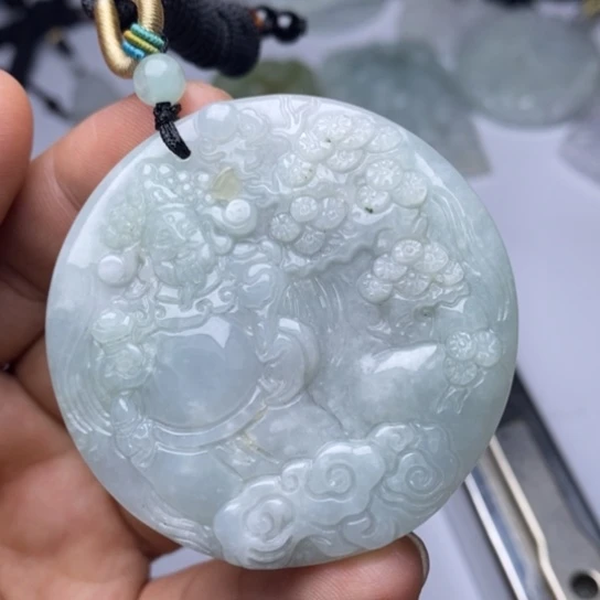 翡翠未镶嵌颈饰翡翠